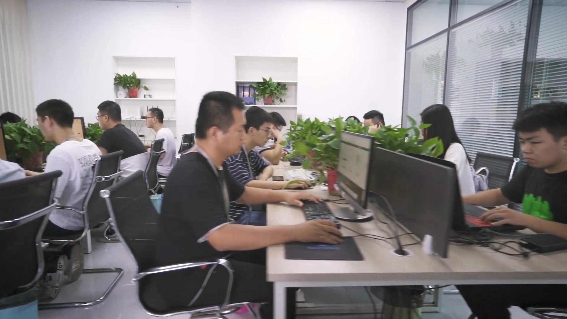 企业网站建设别踩坑！hth.com 11 年定制，让官网成为获客利器